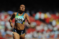 陸上 女子200m 予選(T46）