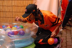 水風船釣りを楽しむマレーシアの選手