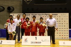日本:金メダル、イラン:銀メタル。両国の選手、コ-チ