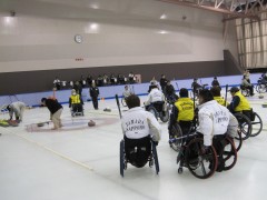 シーズンの締めくくりは一期一会の勝負で 第6回日本車椅子カーリング選手権 （PID: 004215）