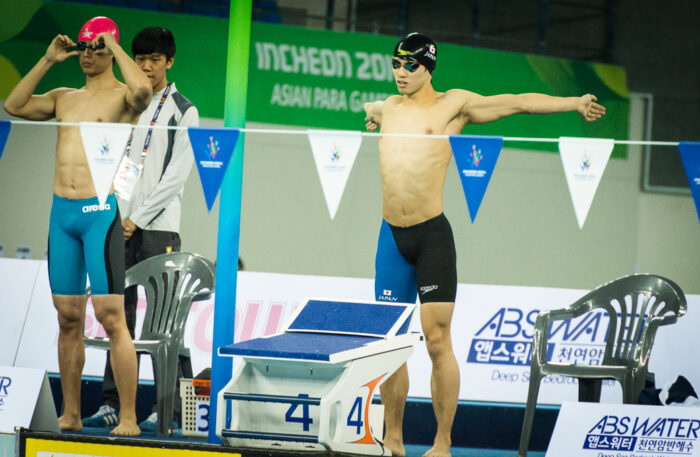 男子100Mバタフライ、スタート前の木村敬一