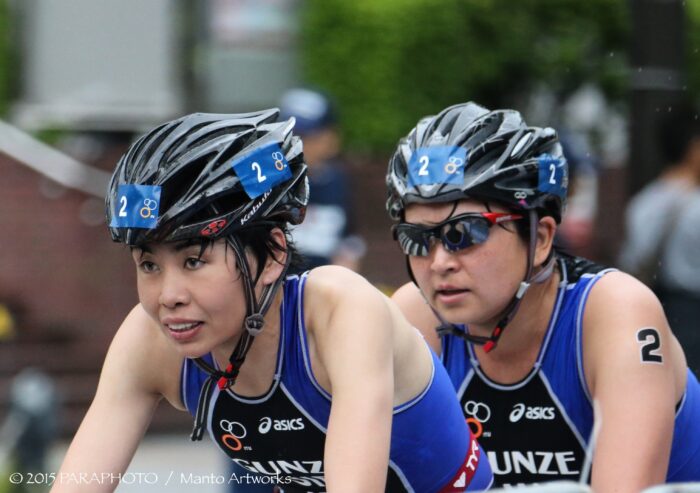 今年（２０１５年）横浜大会、PT5山田敦子とガイドの武友麻衣のバイクパート　（写真：中村真人）