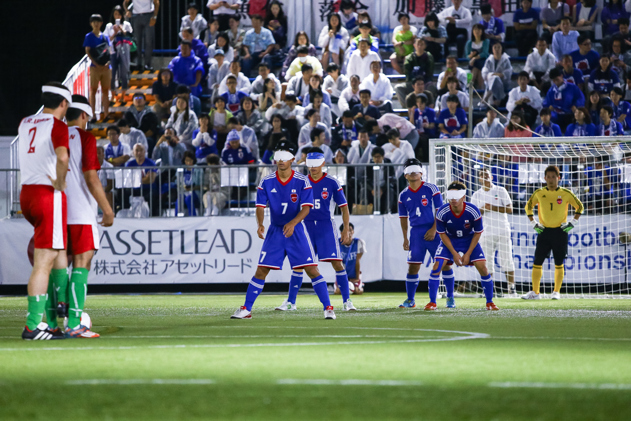 ダイヤモンド陣形：2015 年 9 月 3 日 「IBSA ブラインドサッカーアジア選手権 2015」vs イラン　 写真提供：日本ブラインドサッカー協会