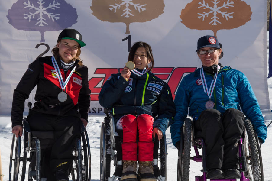 村岡桃佳選手が、１本目２位から逆転で連勝を達成　写真：堀切功