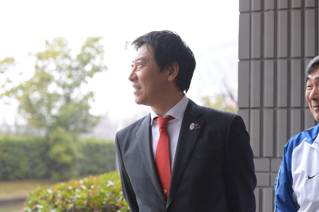 横浜ラポールを視察に訪れたスポーツ庁長官・鈴木大地氏。医療、スポーツの拠点に近く、環境が整っていると高く評価