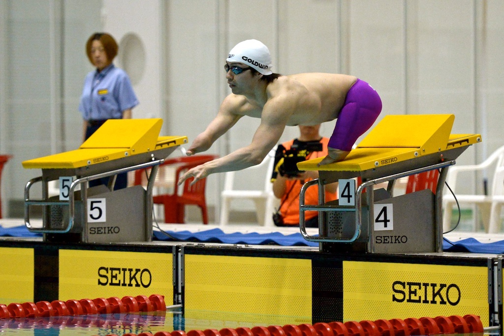 鈴木孝幸５０M平泳ぎSB3のスタート
