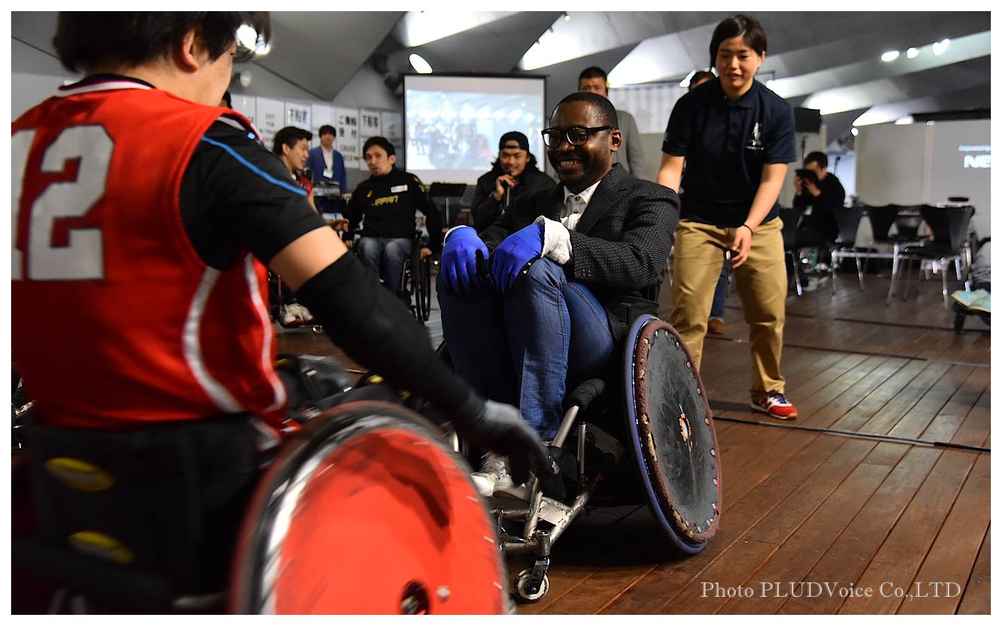 桟橋フェスタ・パラスポーツ in よこはま大さん橋でのウィルチェアラグビー体験交流会