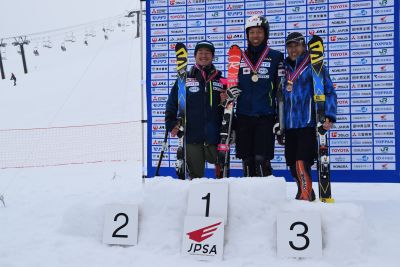 立位の小池岳太が１本目、２本目とも１位で優勝