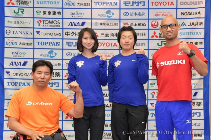 記者会見に出演した選手。左から、永尾嘉章、辻紗絵、三須穂乃香　写真・三浦宏之
