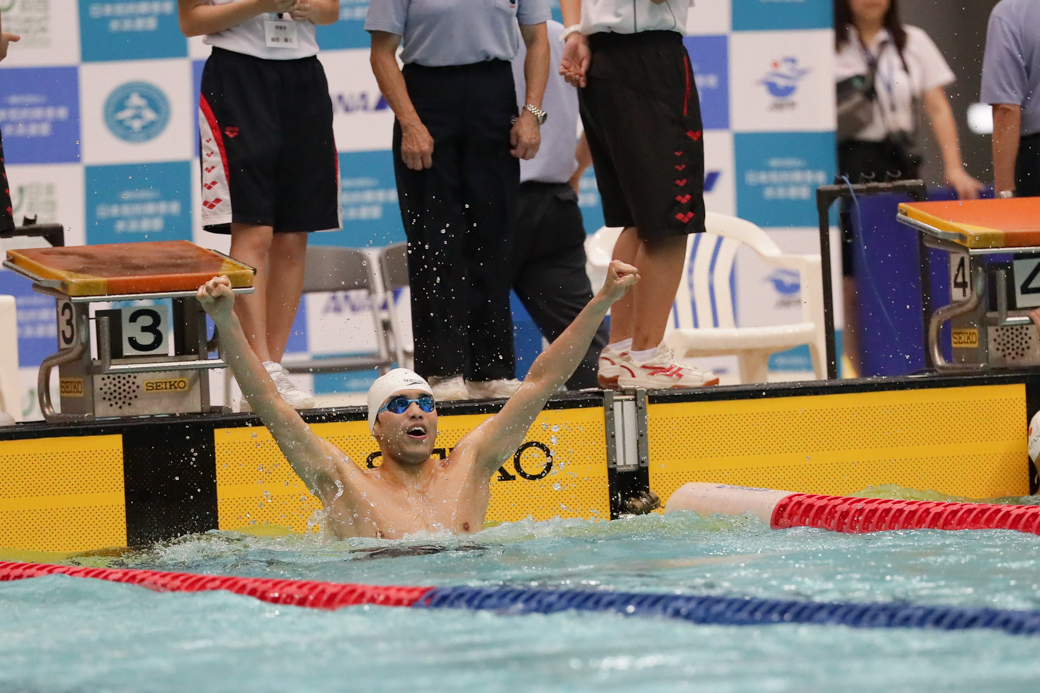 「泳いだ後、１番かと思ったが、２番だった」２００メートル自由で僅差で２位となった宮崎哲。　写真・藤井理仁