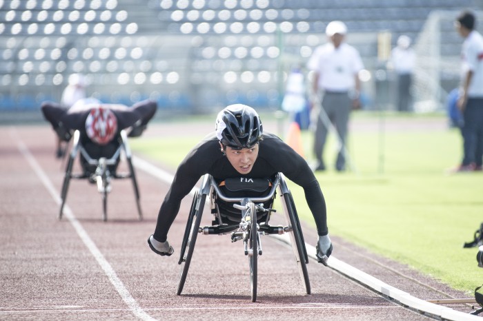 車椅子８００Mで、鈴木朋樹が樋口ら破り優勝！