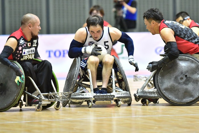 USA 対 JPNによる決勝戦でのアメリカのチャック・アオキ（3.0）　写真・山下元気