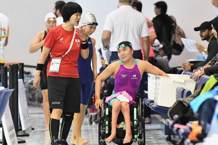 １００メートル平泳ぎ（SB６）を終えた、小池さくら（日体桜華高等学校）　（写真・山下元気）