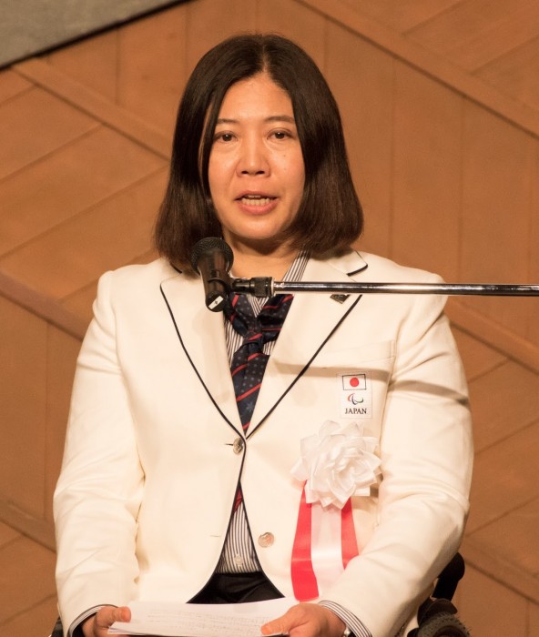 日本代表選手団を率いた大日方邦子団長　（写真・そうとめよしえ）