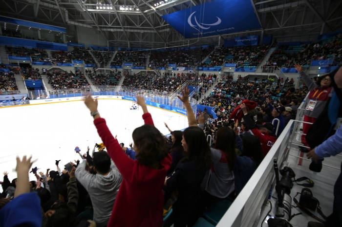 韓国・カナダ戦に沸く江陵ホッケーセンター（写真・中村“Manto“真人）