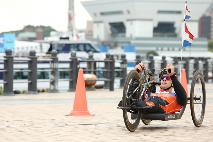 午前中のバイクトレーニングの様子　写真・内田和稔