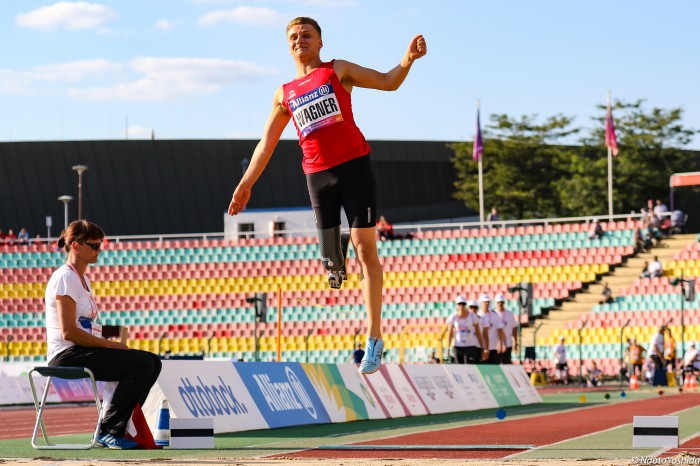 ヨルゲンセンの跳躍。ハイアベレージの記録を並べた  Jorgensen's jumps marked high average