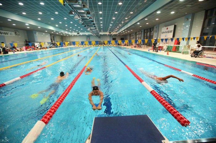 水泳日本代表チームのＪＩＳＳ（国立スポーツ科学センター）での合宿が始まった　（写真・内田和稔）