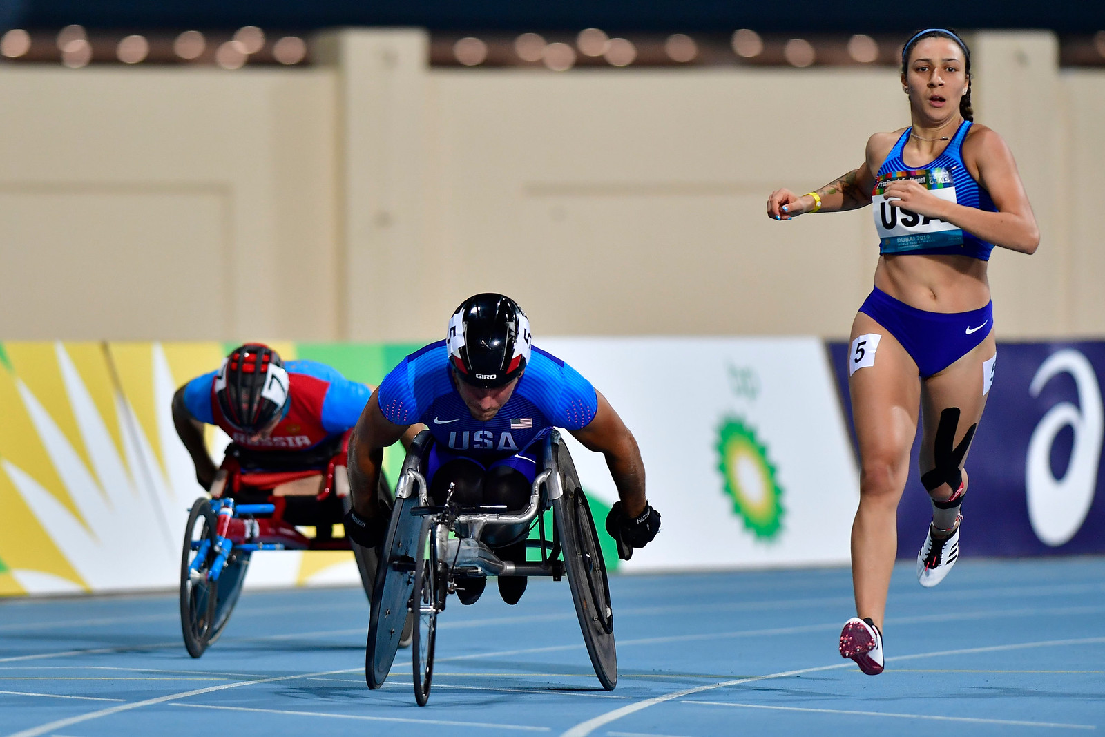 新種目、ユニバーサルリレー の様子。1位アメリカ、2位中国、3位ロシア　写真・IPC Athletic Official Photo