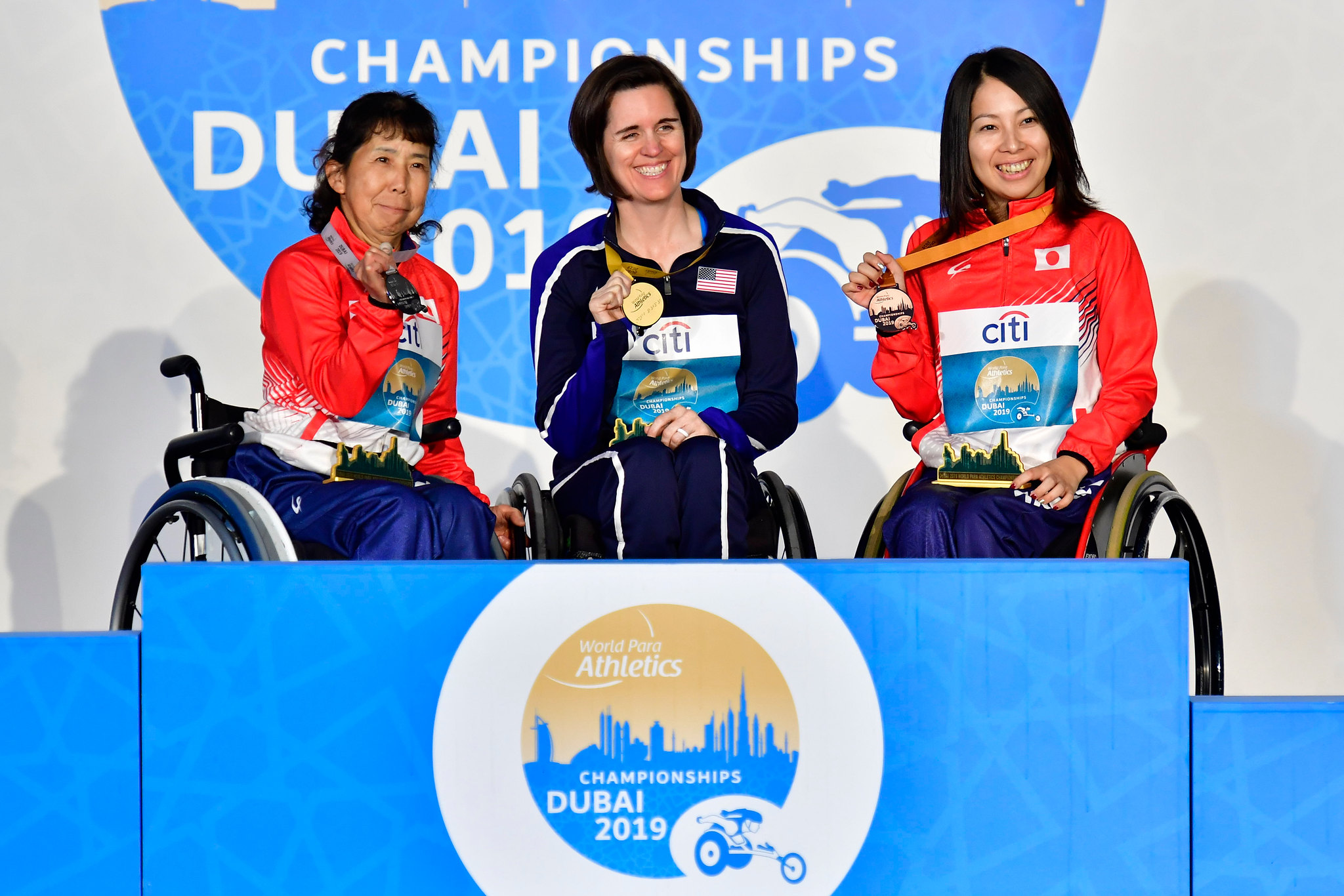 昨年ドバイで開催された世界選手権で女子100mT52の表彰式。IPC Athletic Official Photo