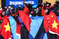 女性アスリートへの歓迎を表すスノーボーダーたちの結束。中国は上肢障害クラスで表彰台独占、カナダ初の金メダル