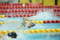 S14クラス（知的障害）福井香澄（滋賀遊泳会）の決勝での泳ぎ　写真・内田和稔