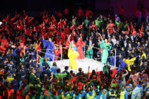 閉会式のフィナーレを飾るプログラム『ボンミライ！』。太鼓の音が会場に響く　写真・内田和稔