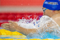 大会2日目、男子200m平泳ぎ決勝を泳ぐ、山口尚秀（四国ガス）　写真・秋冨哲生