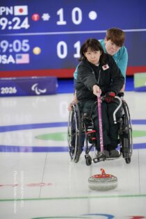 アメリカ戦でショットする小川亜希（写真・中村 “Manto” 真人）