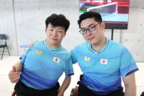 卓球男子ダブルス決勝、クラスMD8で銀メダルを獲得した七野一輝、北川雄一朗ペア。写真・丸山裕理