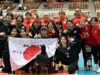 集合写真に納まる日本代表の選手たち 写真・田中勝吾